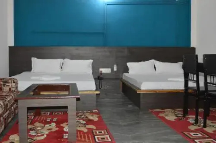 Hotel Theja Fort