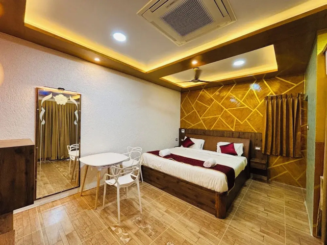 Hotel N N Palace