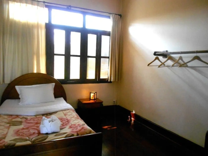 Standard Twin room with view