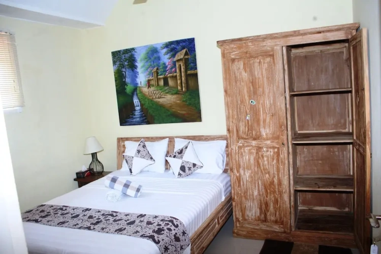 5 Bedrooms Family Villa