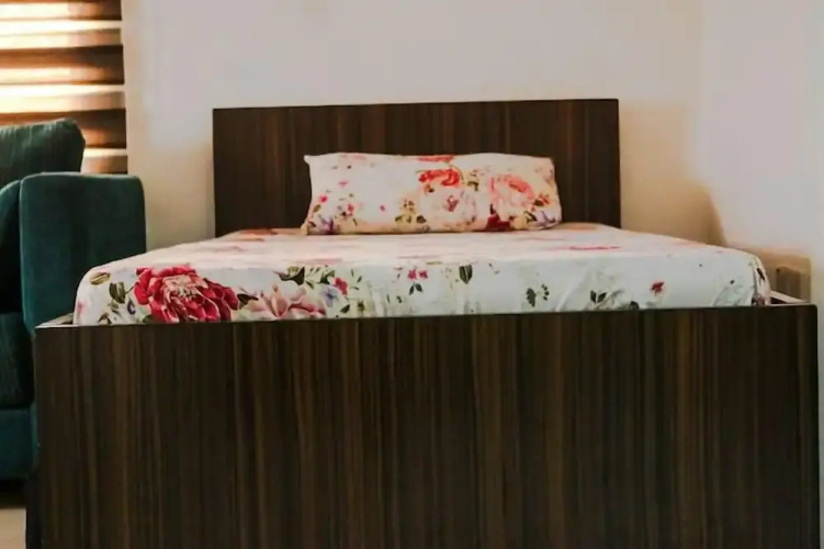 Westnite Apartment