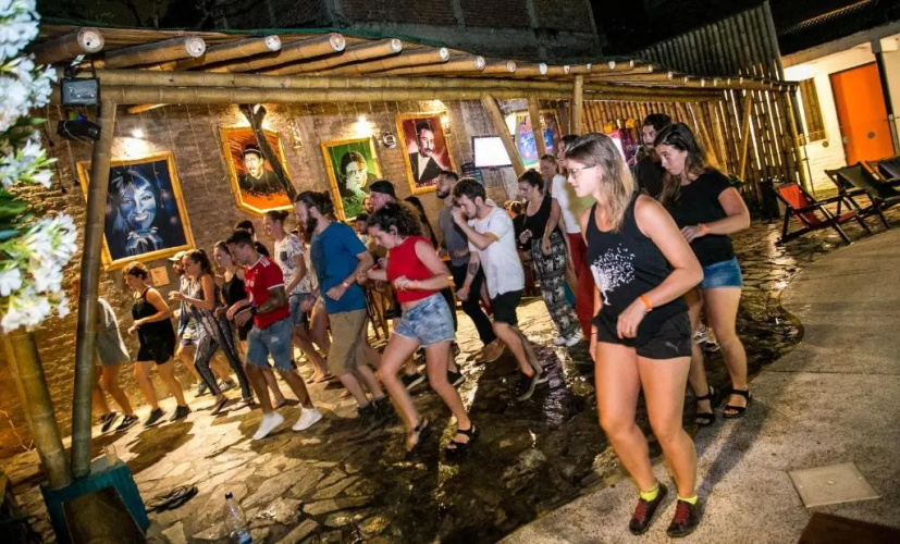 Viajero Cali Hostel & Salsa School