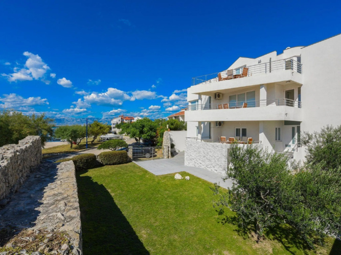 Modern Villa in Nin with Terrace