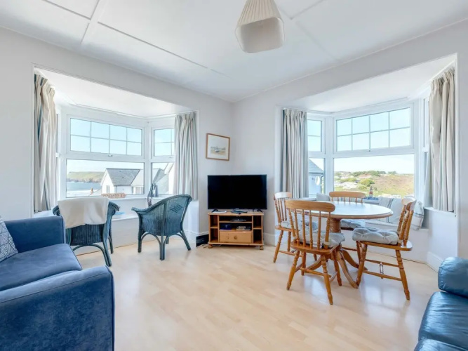 Pinewood Flat 5