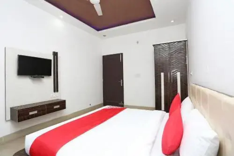 Hotel Abhinandan by OYO Rooms
