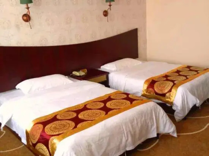 Pu'er Tianyi Hotel