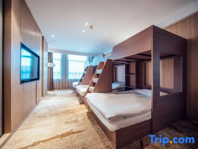 Luxury Quintuple Suite