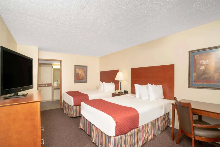Ramada Pigeon Forge South