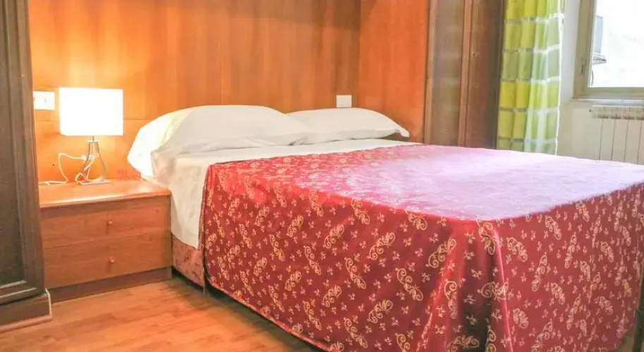 Sezar Rooms