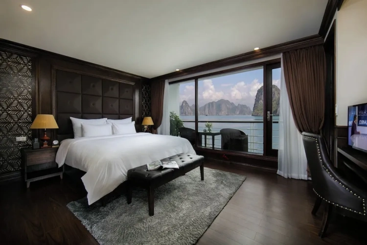 Suite with balcony