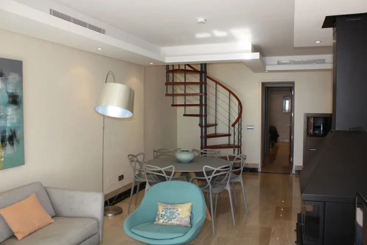 3 Bedrooms Apartment
