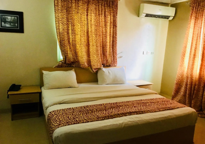 Mignonette Hotel & Suites