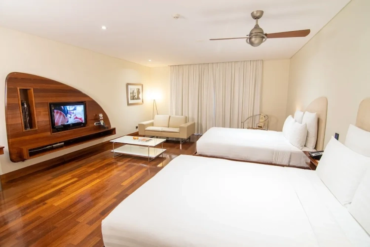 Standard Twin room with balcony