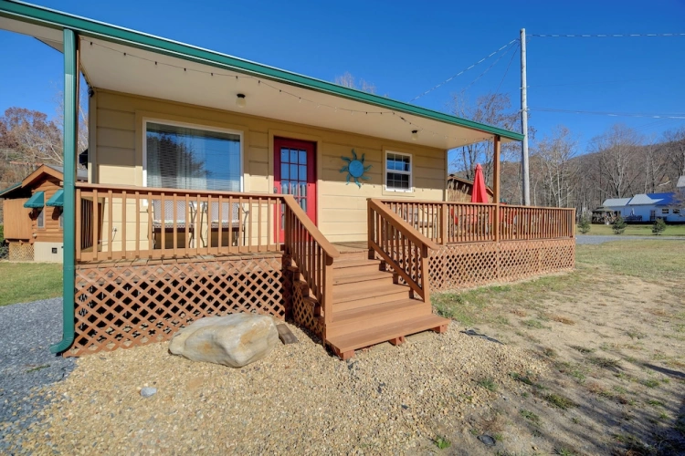 2 Bedrooms Cottage