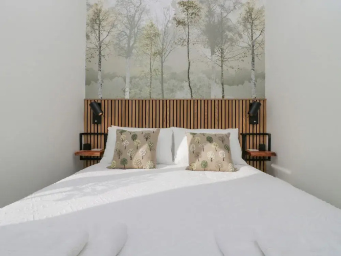 Watch Tree Apartment