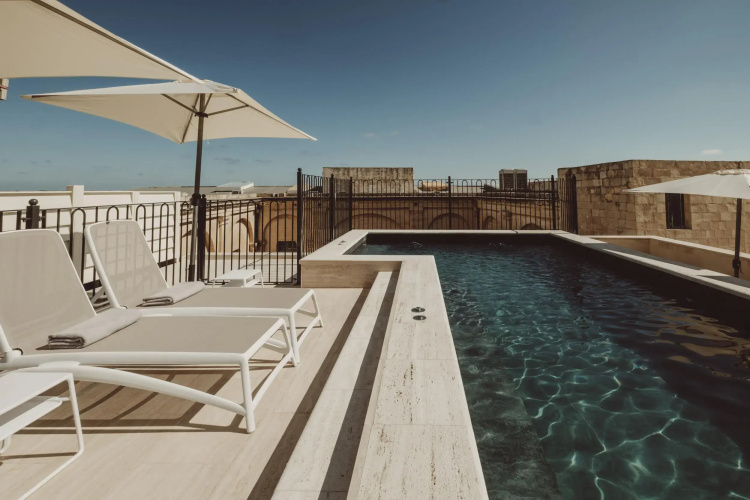 San Karlu Hotel