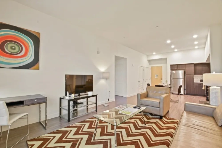 2 Bedrooms Luxury Apartment
