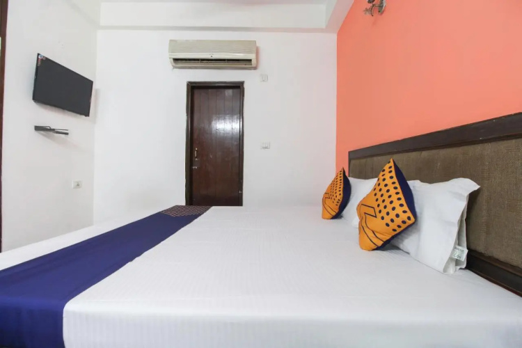 Goroomgo Viren Pacific Agra