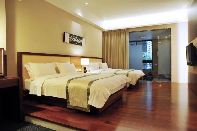Crownshine Resort