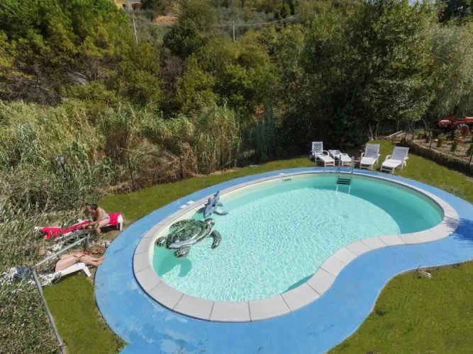 Lovely Holiday Flat With Shared Pool in Lerici