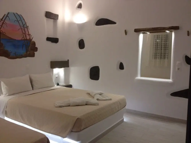 Standard Triple room