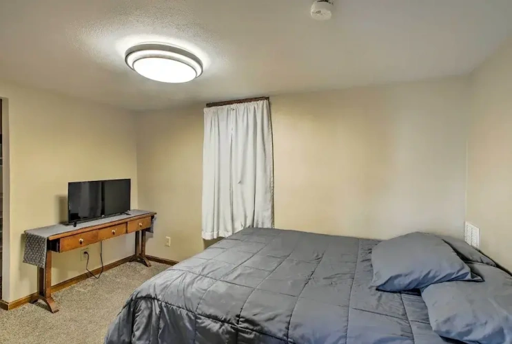 4 Bedrooms Apartment