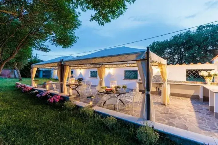 Villa Alpaca in Orentano