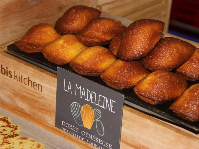 Ibis Avignon Centre GareOver view