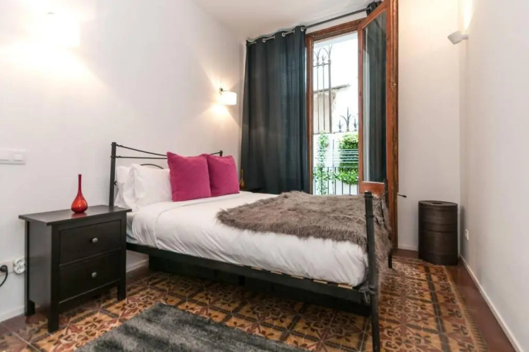 Barcelonaforrent Alessandra Central Ramblas Apartment