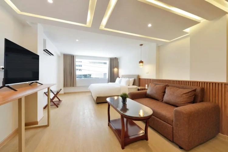 Standard Double room with city view