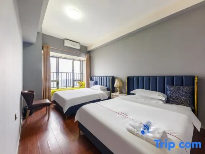 1 Bedroom Business Suite