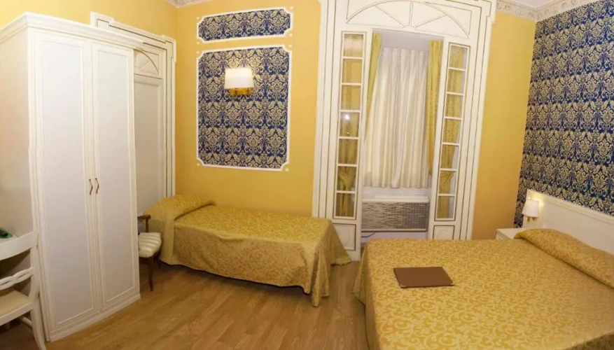 Triple room