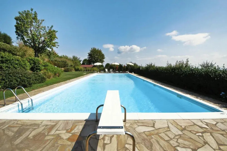 Estate in Monte Serra With Pool & Olive Trees