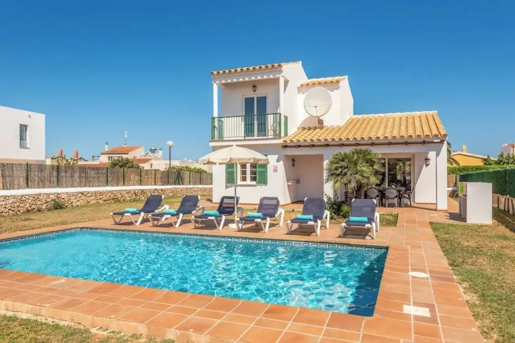 3 Bedrooms Villa with balcony