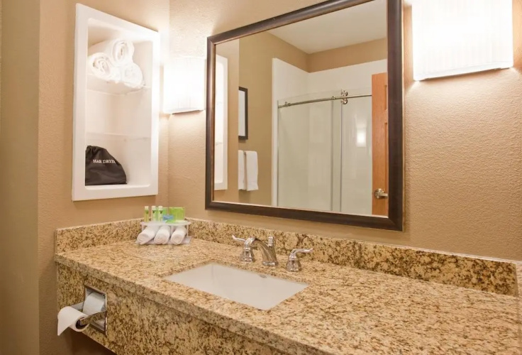 Holiday Inn Express Hotel And Suites St Joseph