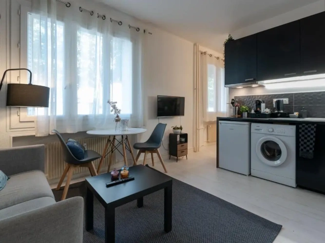 1 Bedroom Apartment