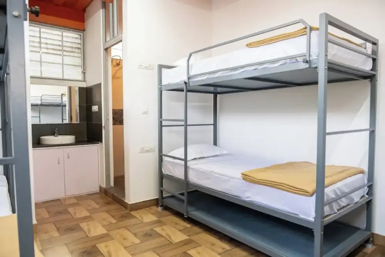 Stopover Backpackers Stay