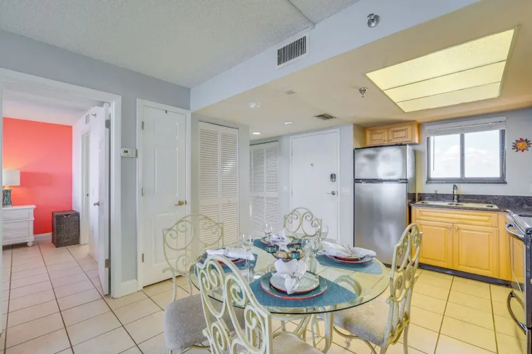 Pool & Beach Access: Waterfront Hudson Condo!