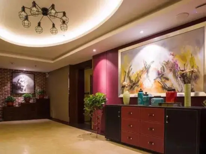 Huaying Wanrun Hotel