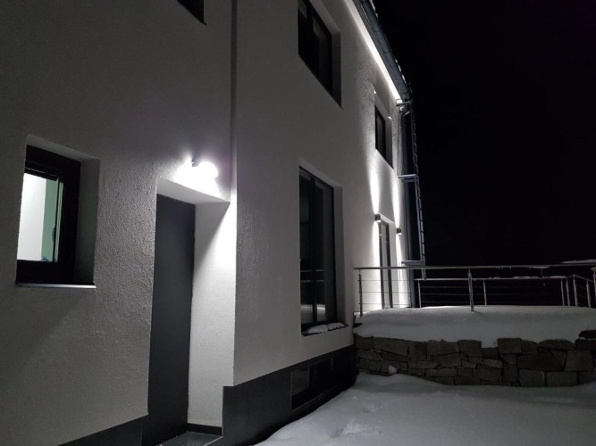 5 Bedrooms Cottage