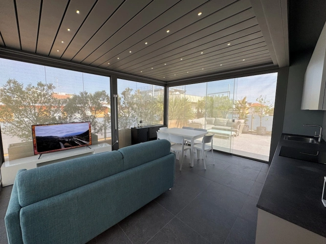 2 Bedrooms Apartment with city view