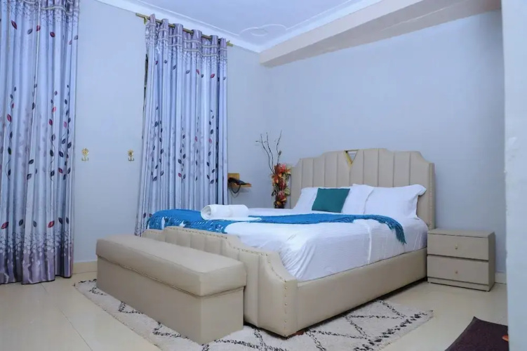 Buddiez Platinum Hotel