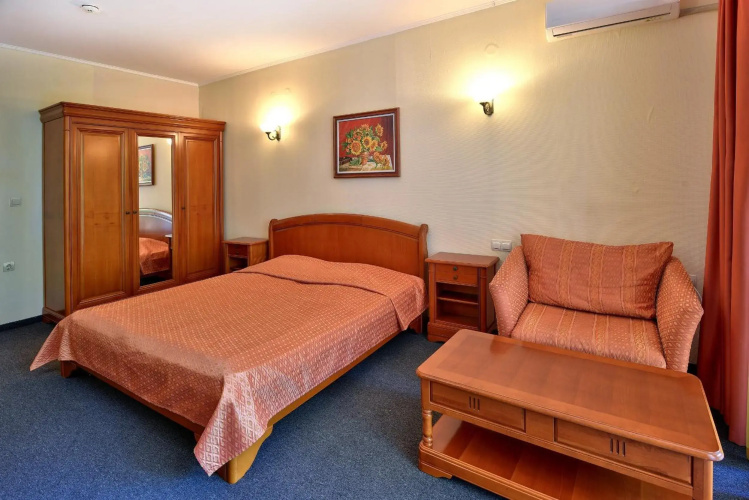 Estreya Residence Hotel and SPA