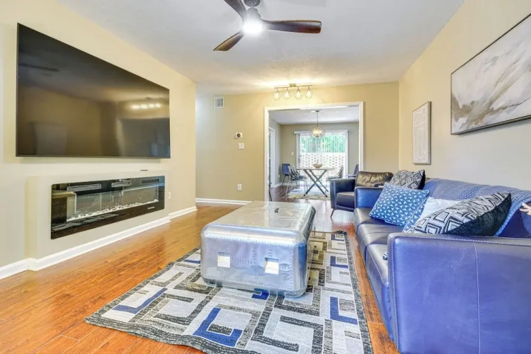 3 Bedrooms Apartment