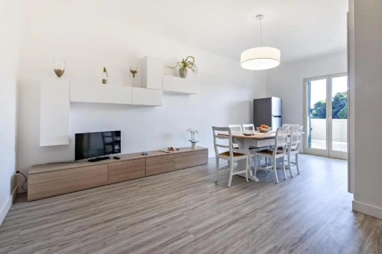 2 Bedrooms Apartment