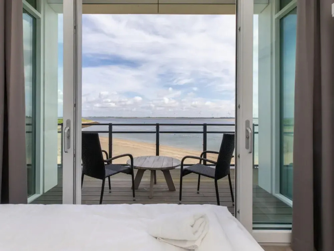 Seaside Escape, Sint-annaland