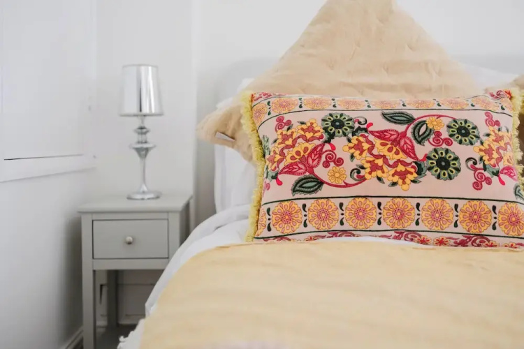 Corner House - Bright 2BD in Cheltenham