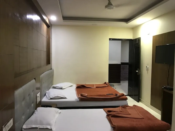 Standard Triple room