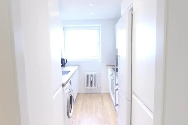 Great 2-bed w Balcony
