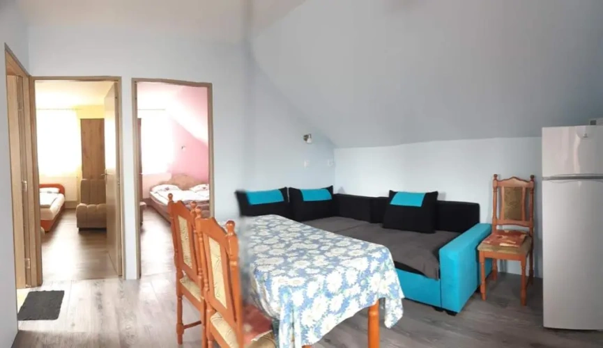 2 Bedrooms Apartment
